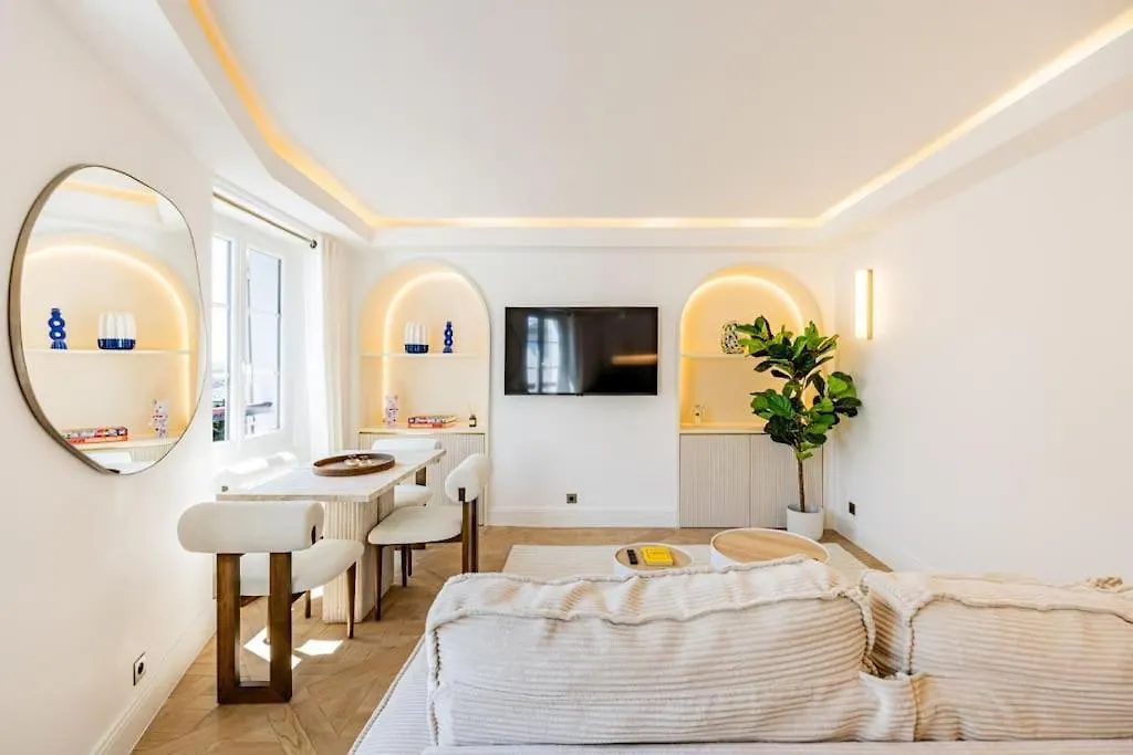 1bedroom Sacree Coeur Place Du Tertre Montmartre *