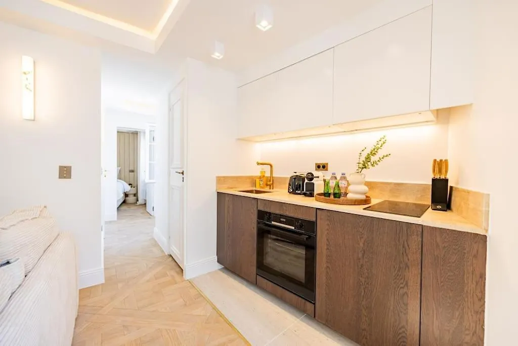 1bedroom Sacree Coeur Place Du Tertre Montmartre Διαμέρισμα *